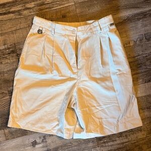 Women’s cream Liz Golf shorts / DG18